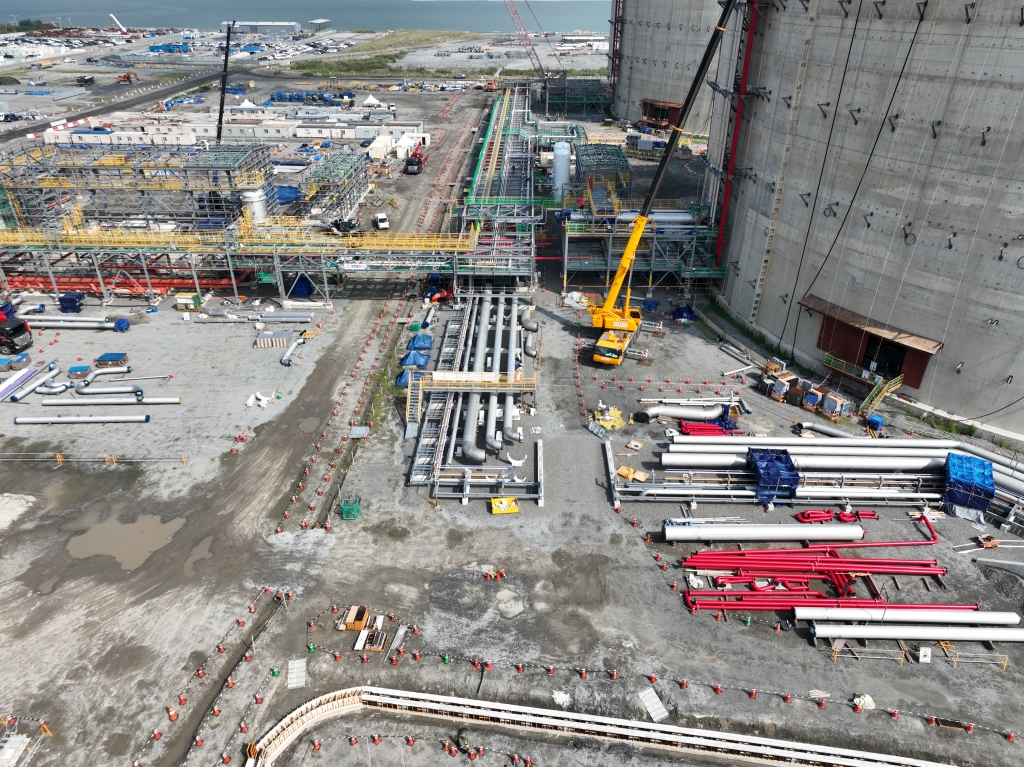 광양 LNG 터미널 #7,8 탱크 증설공사 도로 토공 및 우배수공사 (진행중)